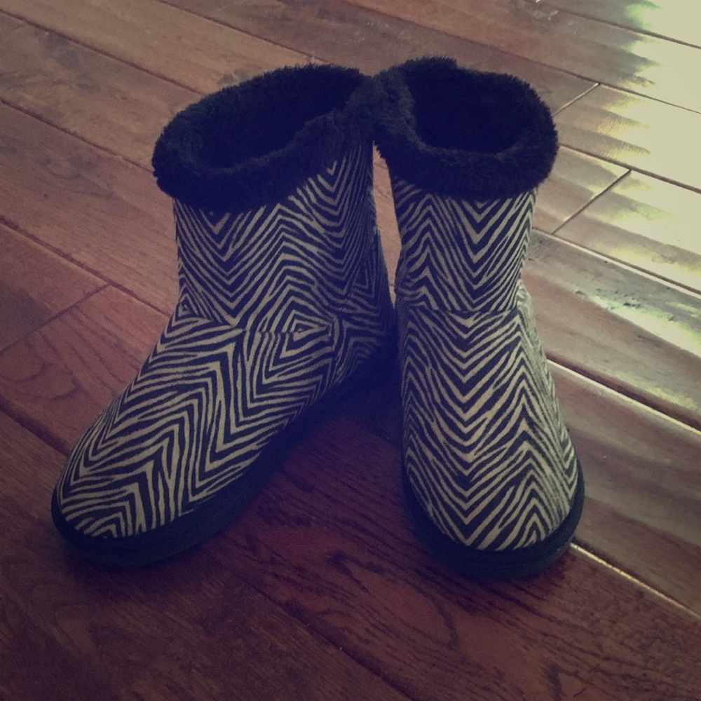 Vera Bradley Booties size small